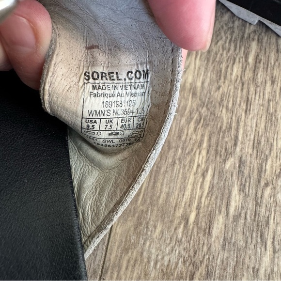 Sorel Roaming NL3594-125 White Leather Buckle Slip On Slide Sandals - Picture 7 of 10